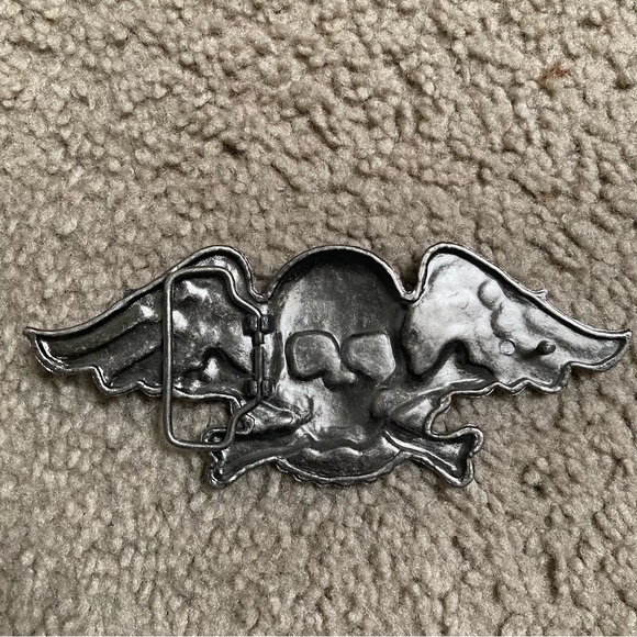 Winged Skull and Cross Bones Metal Belt Buckle with Crystal Gem Eyes - Picture 4 of 4